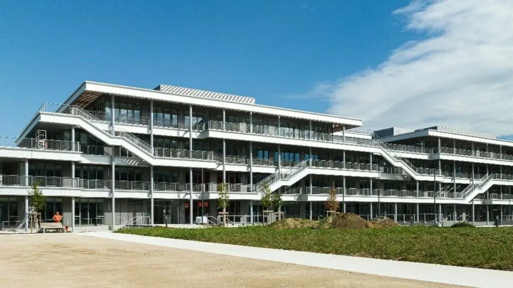 EMLYON Business School