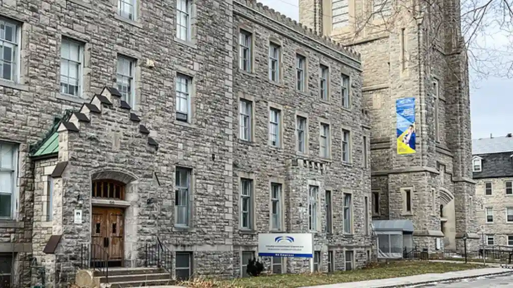 Dominican University College