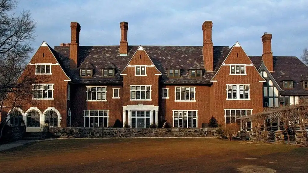Sarah Lawrence College