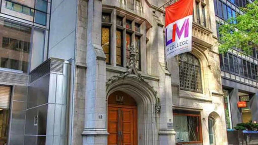LIM College